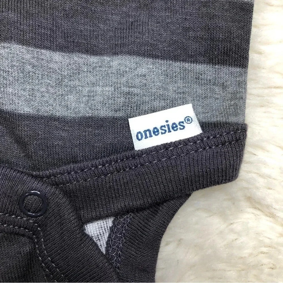 Gerber Onesie Diaper Shirt Black & Grey Striped Size Newborn - Picture 3 of 16
